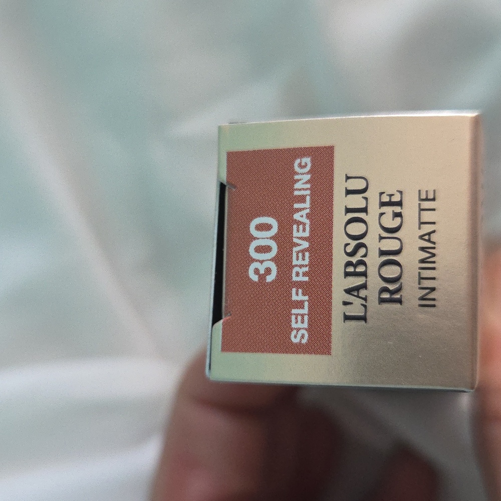 L'ABSOLU ROUGE INTIMATTE SOFT MATTE LIPSTICK🍩 - Picture 5 of 5